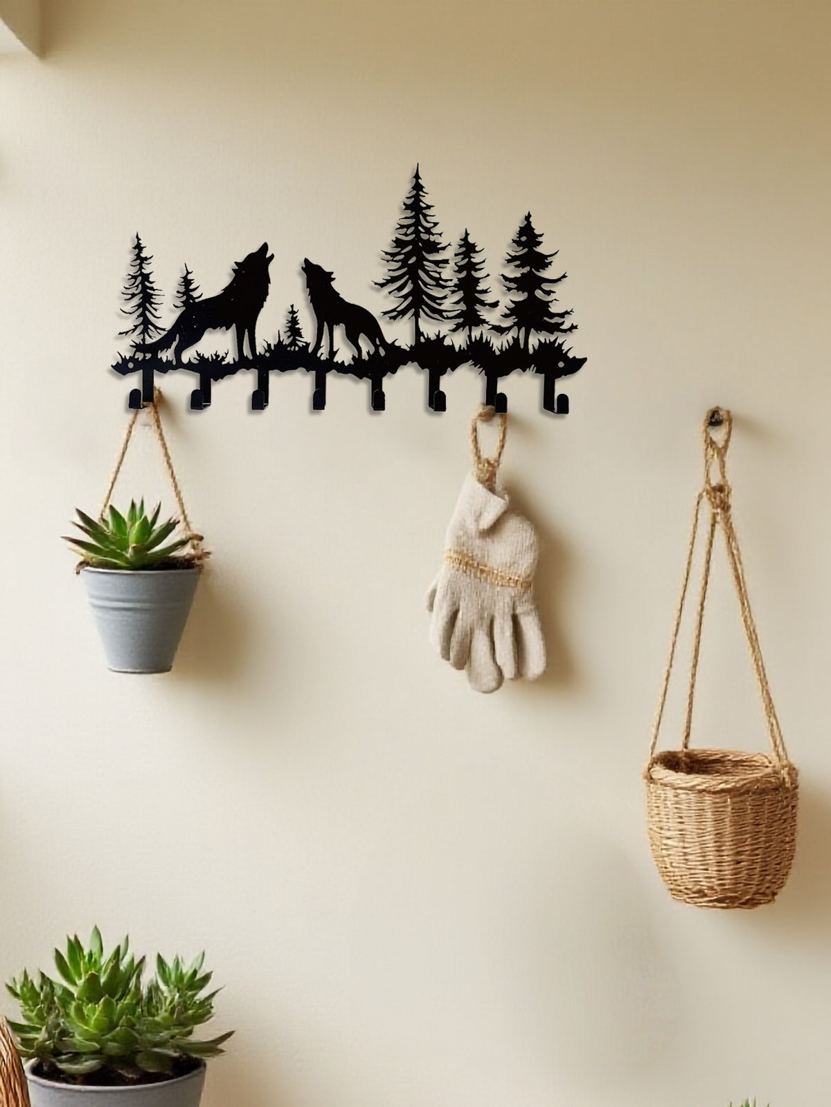 rustic wolf wall-mounted key holder with hooks