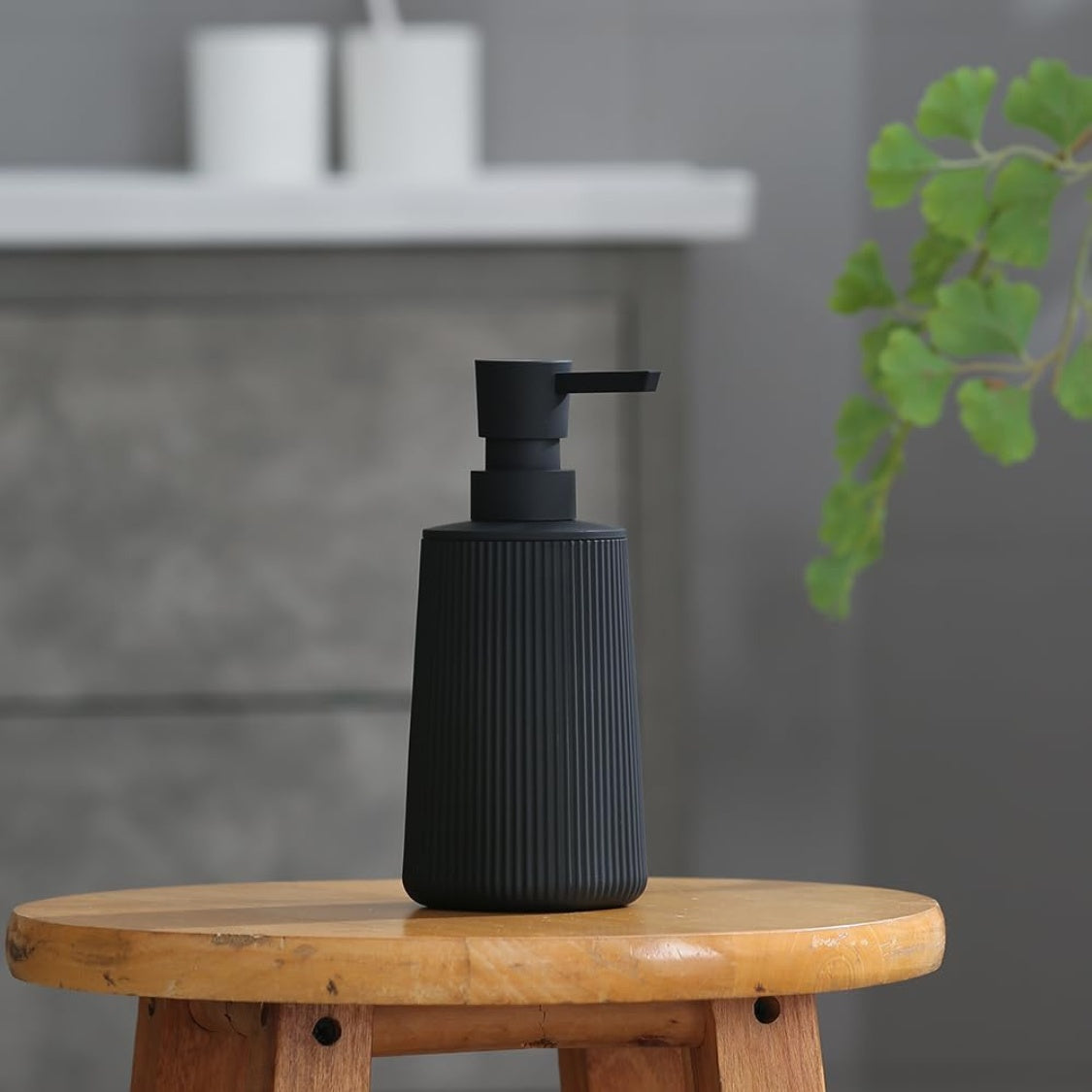 small soap dispenser for bathroom packaging and components