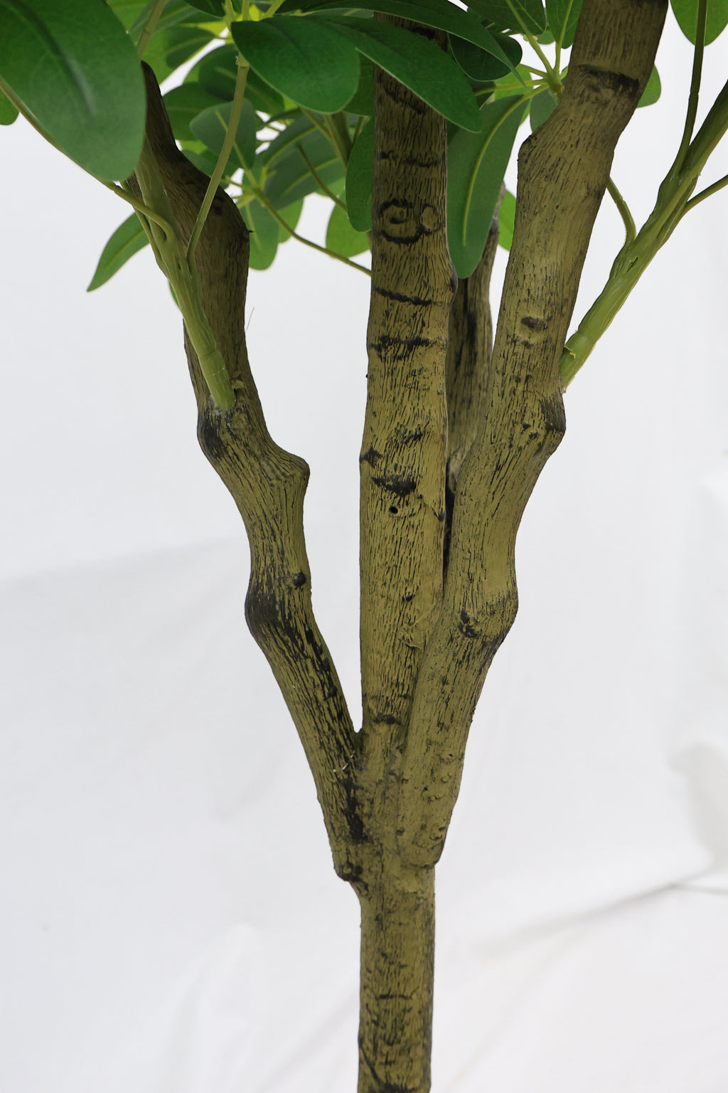 5.2FT Artificial Tree Realistic Faux Tree Suitable for Indoor and Outdoor - Image 5
