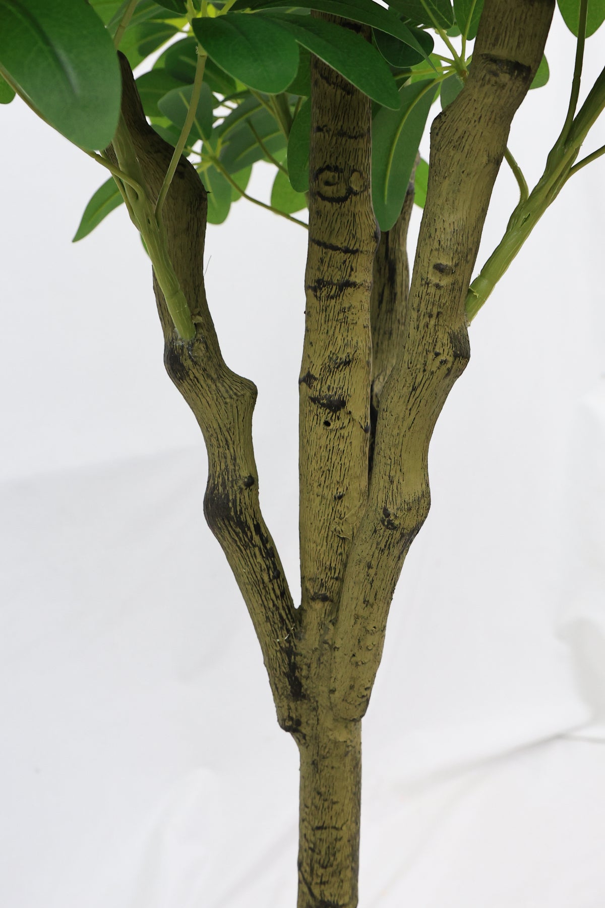 5.2FT Artificial Tree Realistic Faux Tree Suitable for Indoor and Outdoor - Image 5