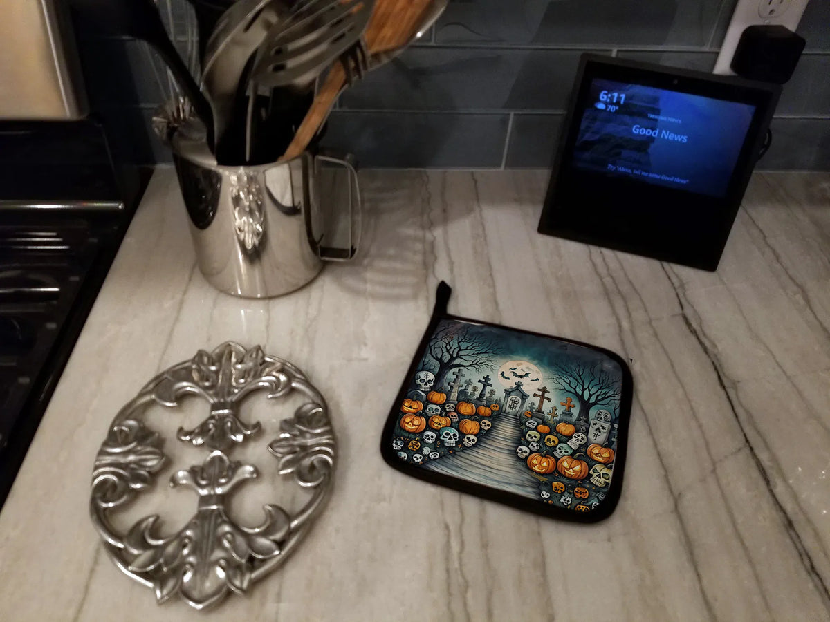 Calaveras Sugar Skulls Spooky Halloween Pair of Pot Holders Kitchen Heat - Image 2