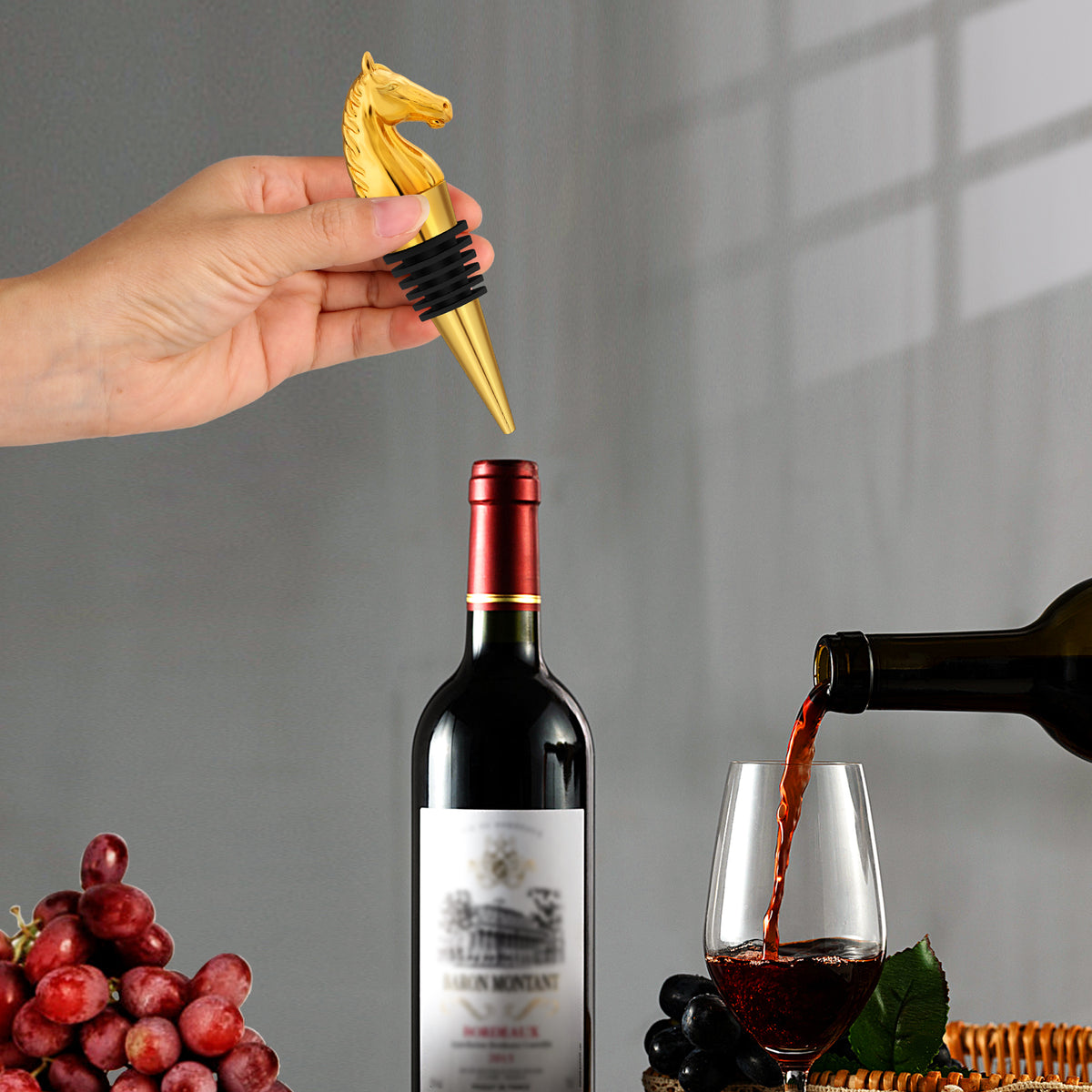 Luxury Horse Head Wine Bottle Stopper Animal shaped Wine Stopper For Preserving