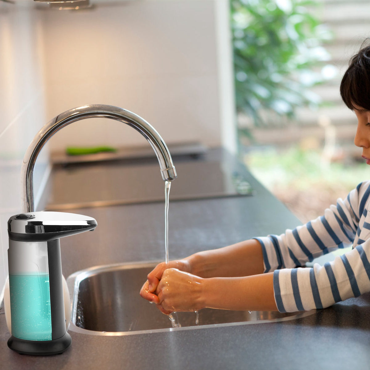 1pc automatic soap dispenser 400ml in use lifestyle