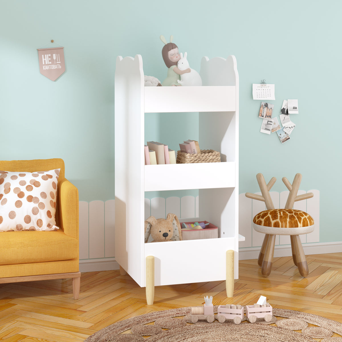 Bear-Shaped Kids Bookshelf with Chalkboard Side